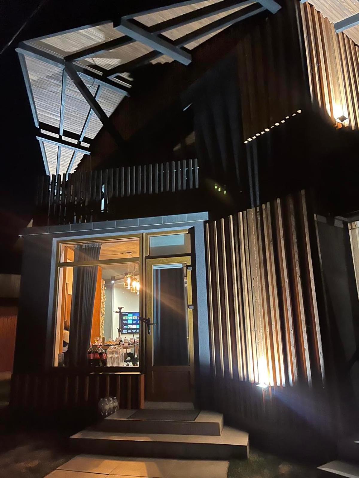 Villa Mishelter Myhowe Exterior foto