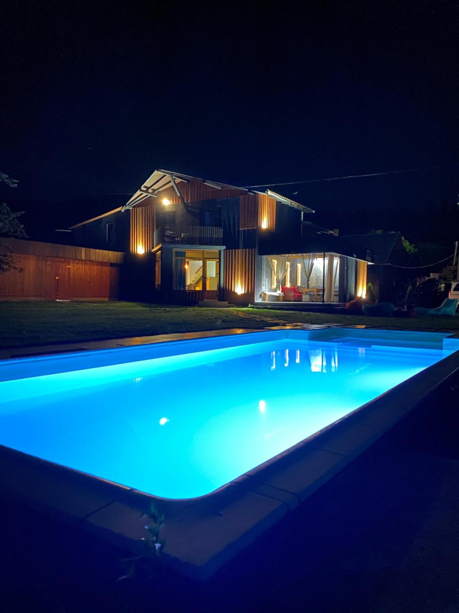 Villa Mishelter Myhowe Exterior foto