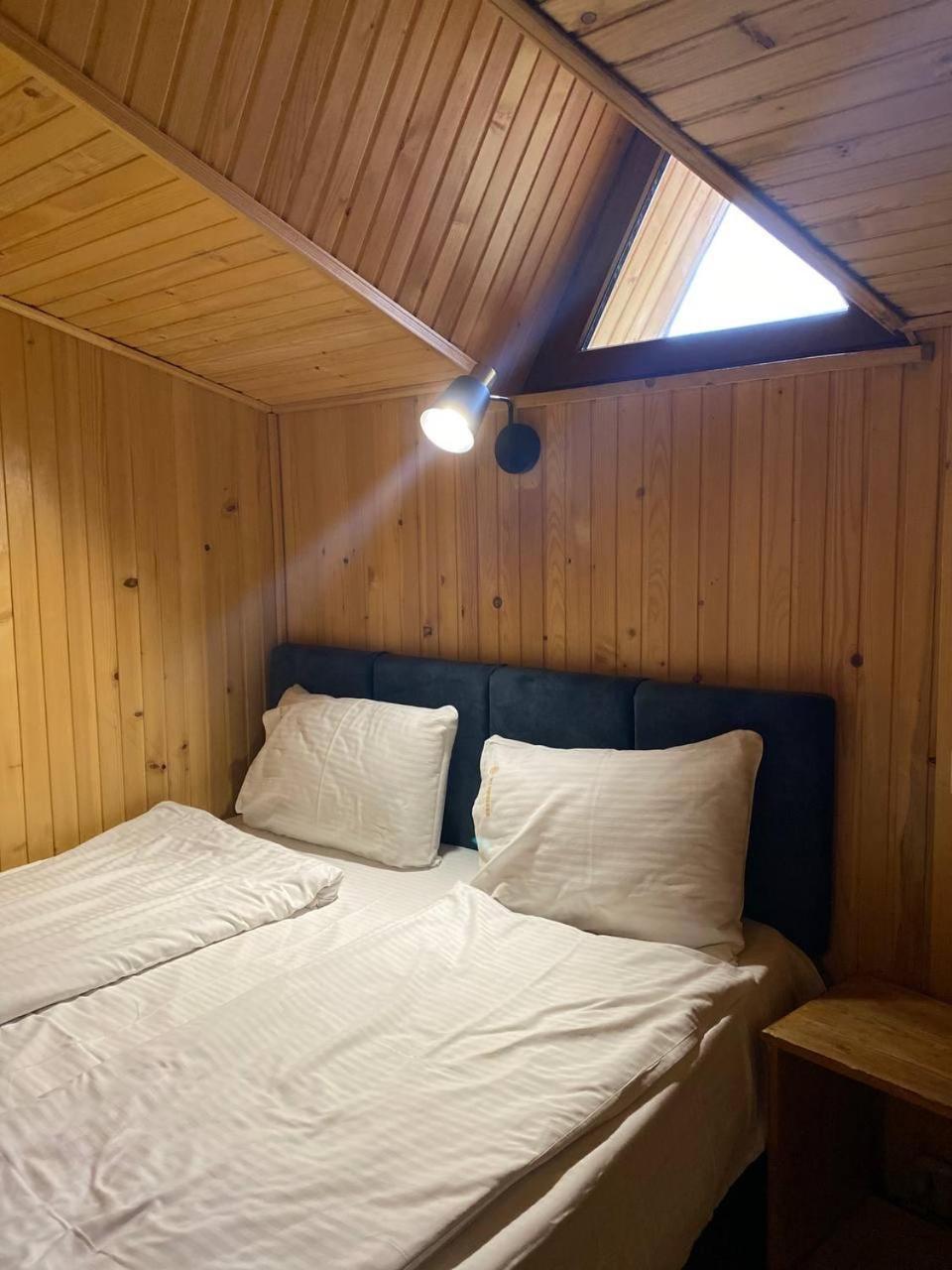 Villa Mishelter Myhowe Exterior foto